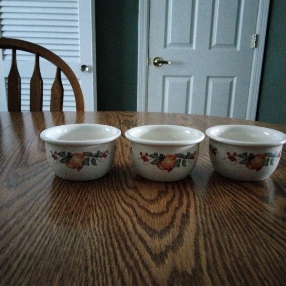 Vintage Corelle Abundance Berrie Bowl's Lot of 3